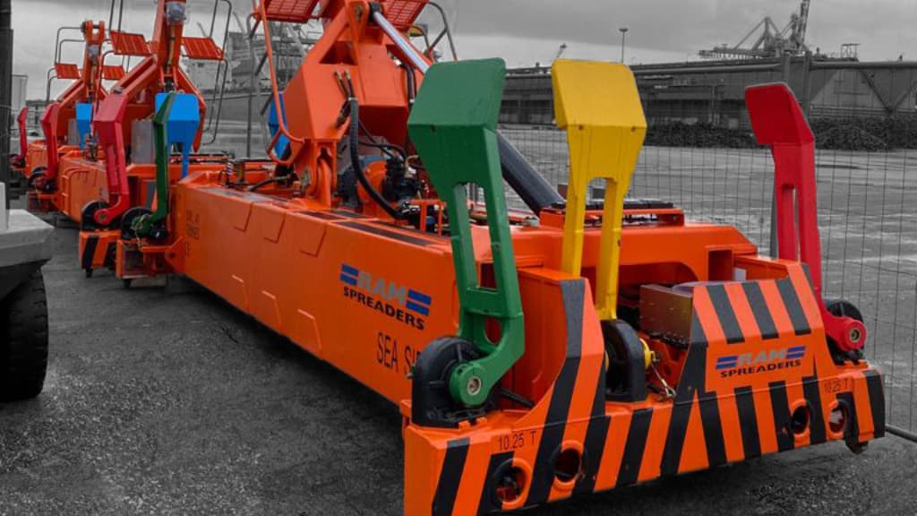 Mobile harbour crane speader - a look into the safety features